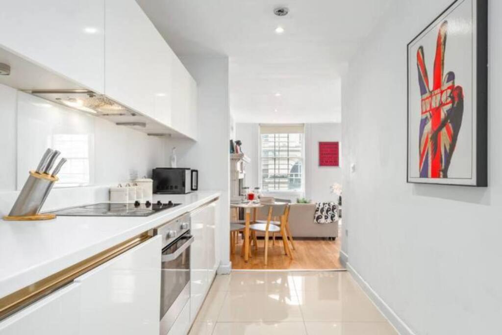 3 Bedroom Flat In Haymarket London Sleeps 14 Hy1 Exteriör bild