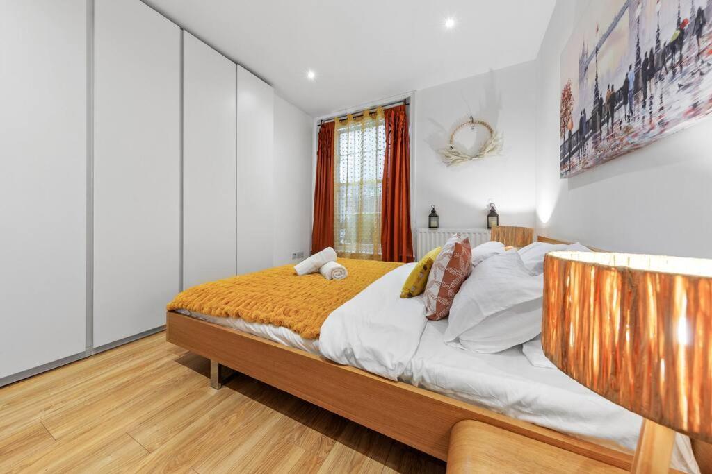 3 Bedroom Flat In Haymarket London Sleeps 14 Hy1 Exteriör bild