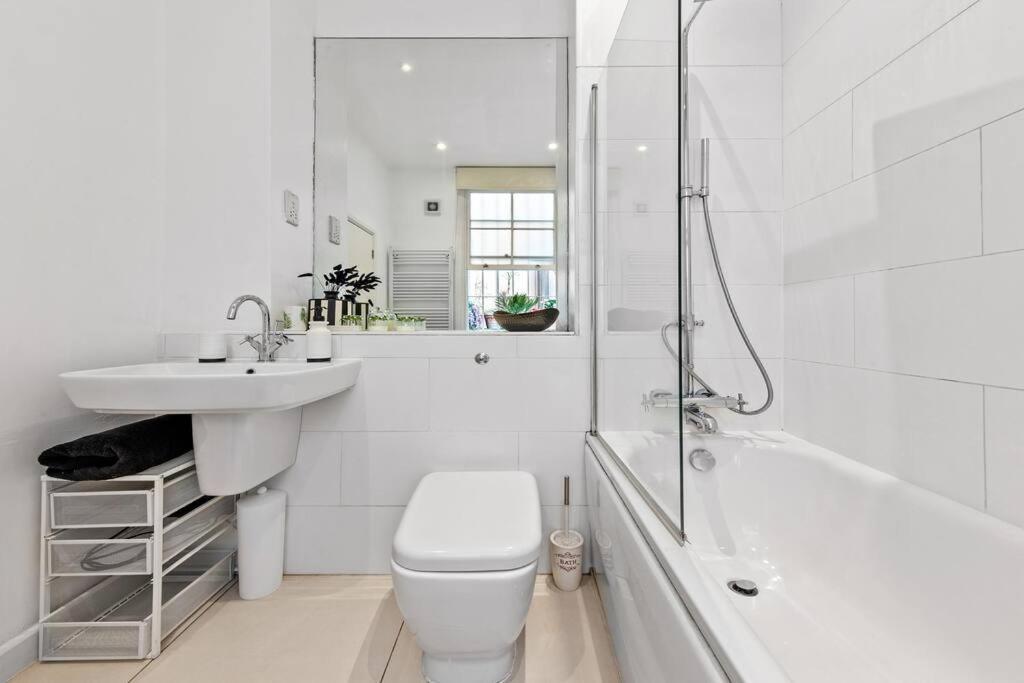 3 Bedroom Flat In Haymarket London Sleeps 14 Hy1 Exteriör bild