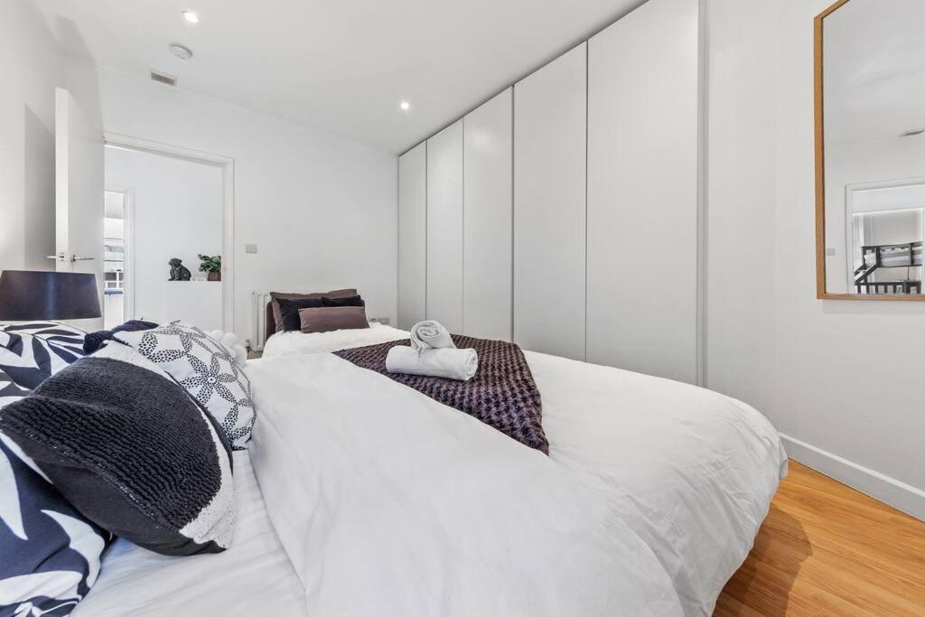3 Bedroom Flat In Haymarket London Sleeps 14 Hy1 Exteriör bild
